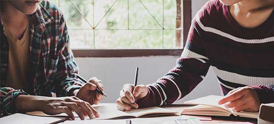 考试看手机作弊被抓1